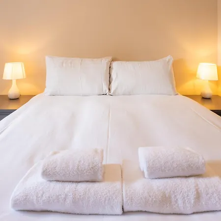 Incredibly Located 3bdr Flat In エディンバラ