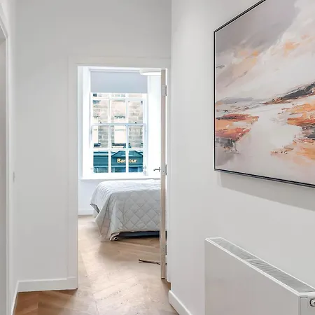 Stylish City-centre Two-bedroom