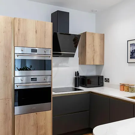 Stylish City-centre Two-bedroom Appartement