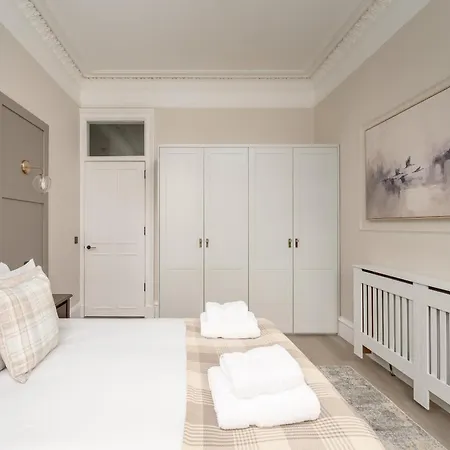 Dean Park 2 Bedroom - *
