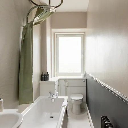 Serene 2bdr Flat Near Old Town