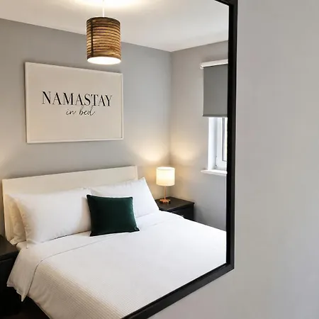 The Duff - Modern 2 Bed Near Haymarket Station & Centre *
