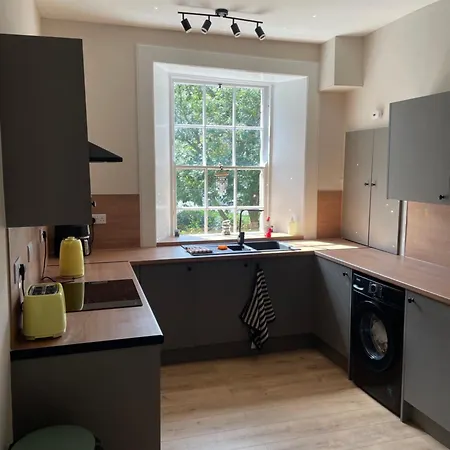 Homely - 2 Bed - Apartmán Edinburgh