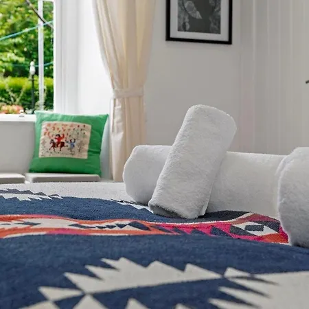 Stylish 2-bed Апартаменты