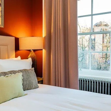 Dragon Luxury At 20 Hill Street *
