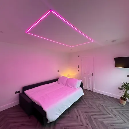 Appartement 'the Garden Room' Sleeps 2 - Wifi Parking