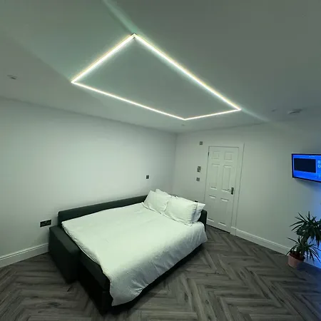 Appartement 'the Garden Room' Sleeps 2 - Wifi Parking