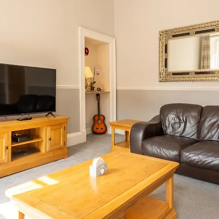 Incredibly Located 3bdr Flat In