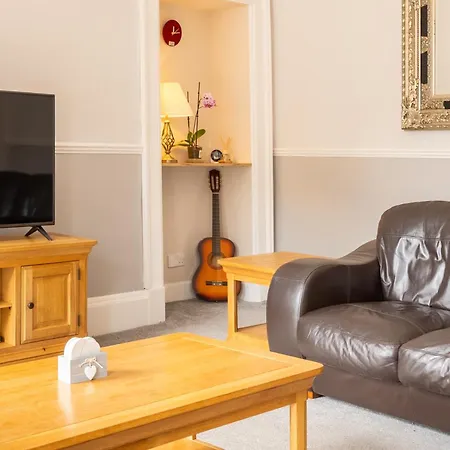 Incredibly Located 3bdr Flat In アパート
