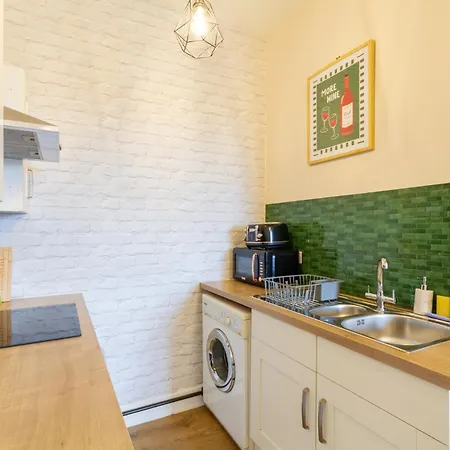 Apartman Serene 2bdr Flat Near Old Town *