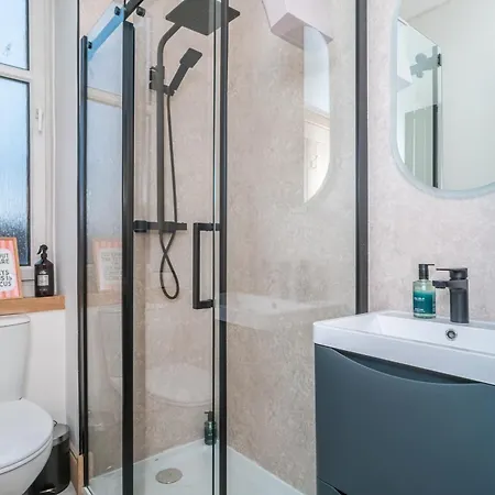 Quiet Retreat Free Parking - Pass The Keys Appartement