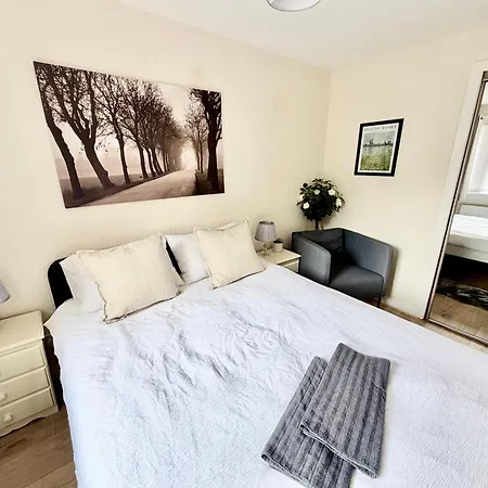 Craigour House - Superfast Wifi - Free Parking - 2br Sleeps 5 *