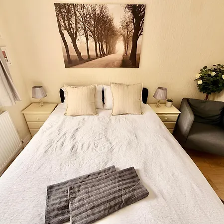 Craigour House - Superfast Wifi - Free Parking - 2br Sleeps 5 Appartement Edinburgh