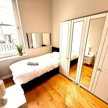 London Road Luxury Georgian - Superfast Wifi - Parking Available *