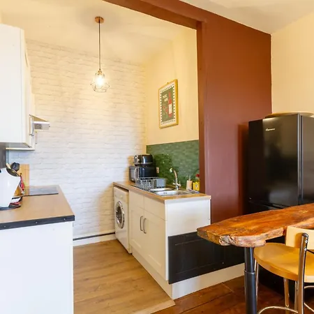 Апартаменты Serene 2bdr Flat Near Old Town Эдинбург