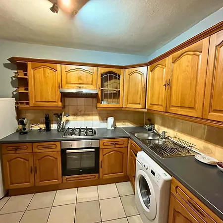 Edinburgh City Apartment *