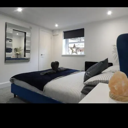 Murrayfield Luxury Retreat & *