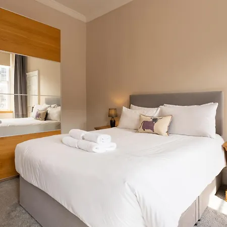 Incredibly Located 3bdr Flat In Appartement