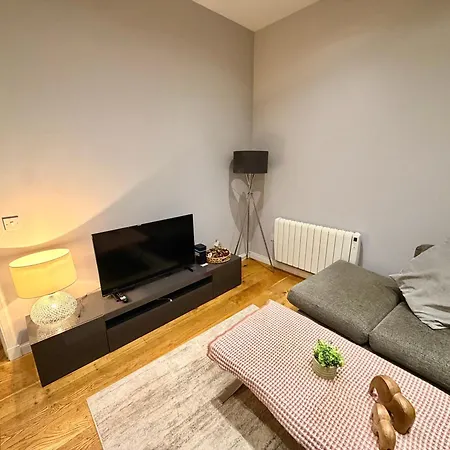 London Road Luxury Georgian - Superfast Wifi - Parking Available * Эдинбург