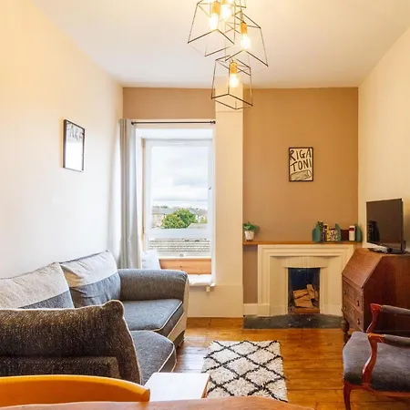 Serene 2bdr Flat Near Old Town Appartement