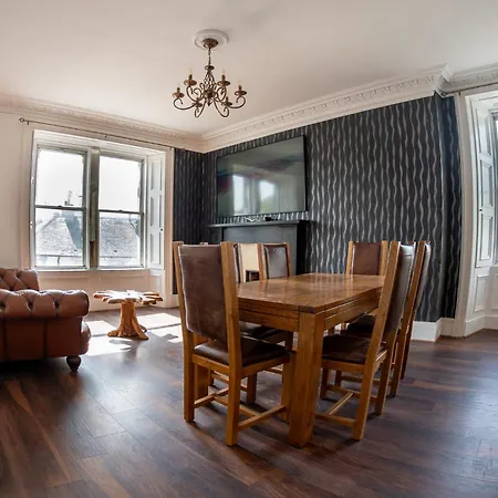 Two 3-bedroom Near Airport Newbridge Appartement