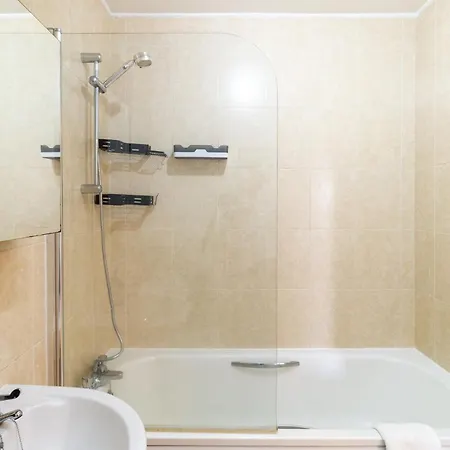 Appartement Lovely 2bdr Located Near Centre