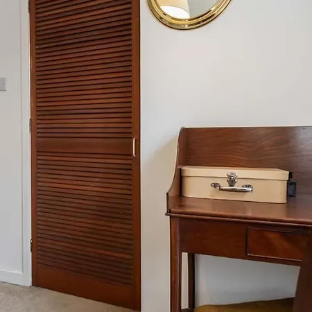 River View In Stockbridge With Parking And Study Appartement *