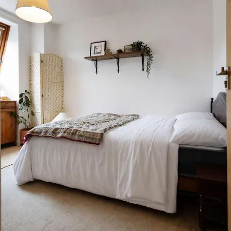Appartement River View In Stockbridge With Parking And Study *