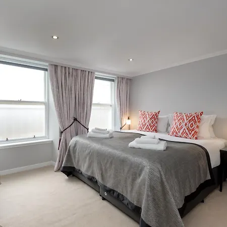 Appartement The Canter & Gallop At Hill Square