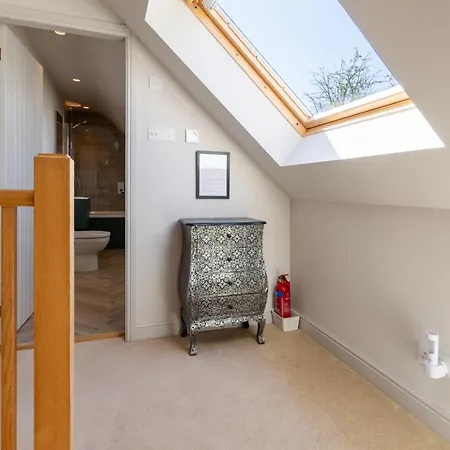 Idyllic 2bdr On The Edge Of Appartement Edinburgh