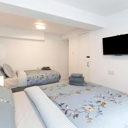 Modern Cosy Flat In The Edinburgh