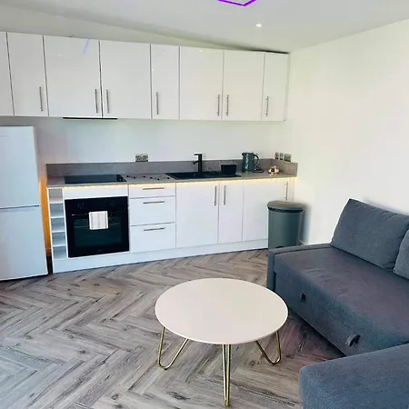 'the Garden Room' Sleeps 2 - Wifi Parking Edinburgh