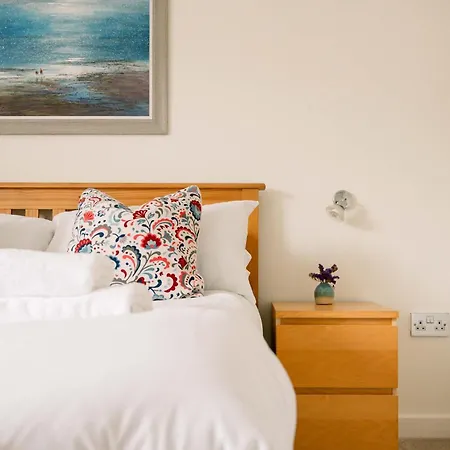 Homely 3 Bed With Private Parking Off Leith Walk Апартаменты Эдинбург