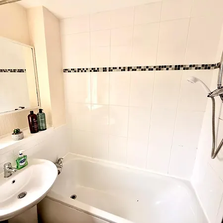Craigour House - Superfast Wifi - Free Parking - 2br Sleeps 5 Appartement
