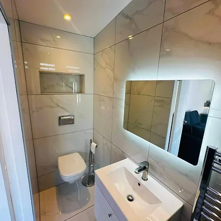 'the Garden Room' Sleeps 2 - Wifi Parking Апартаменты *