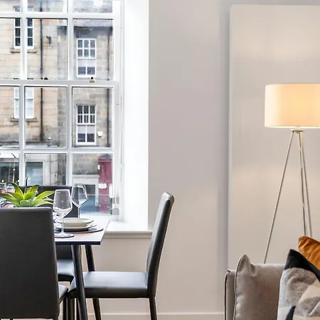 Stylish City-centre Two-bedroom