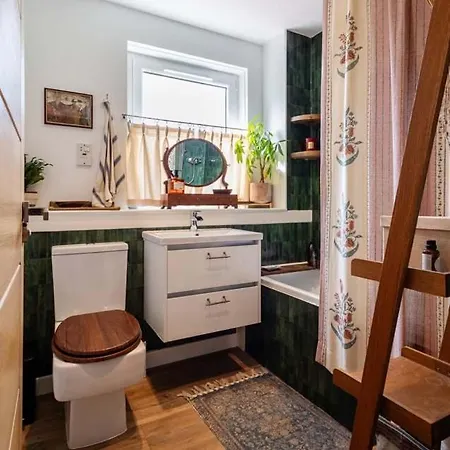 River View In Stockbridge With Parking And Study * Edinburgh
