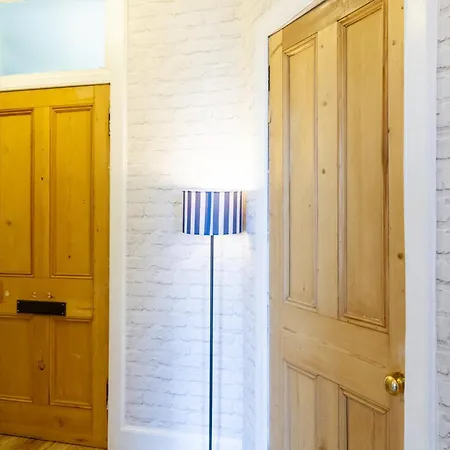 Serene 2bdr Flat Near Old Town