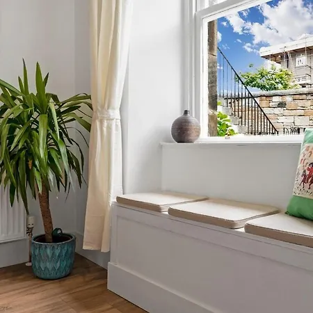 Stylish 2-bed * Эдинбург
