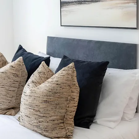 Stylish City-centre Two-bedroom * エディンバラ