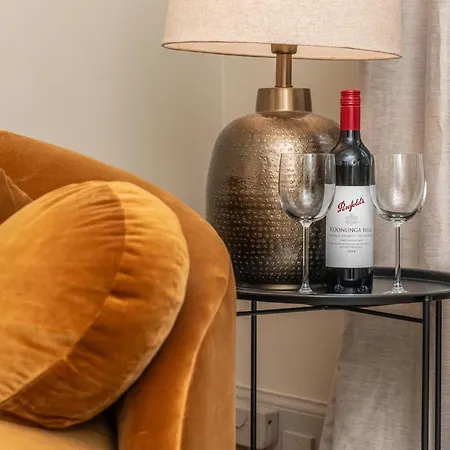 Leith Escape - Stylish 2br - Pass The Keys * Edinburgh