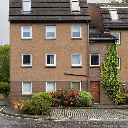 River View In Stockbridge With Parking And Study Appartement