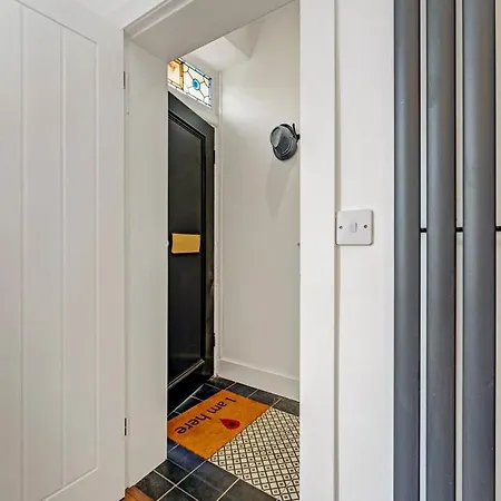 Stylish 2-bed Апартаменты *