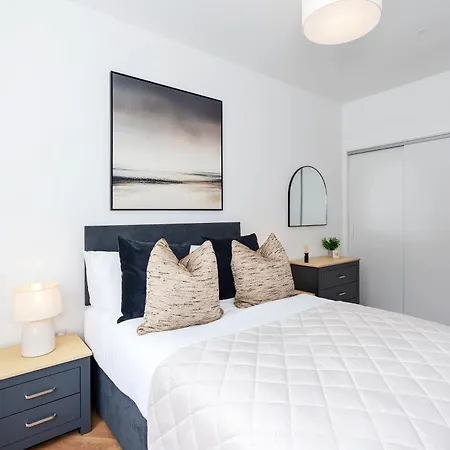 Stylish City-centre Two-bedroom