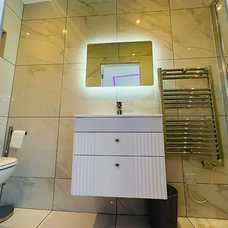 Appartement 'the Garden Room' Sleeps 2 - Wifi Parking