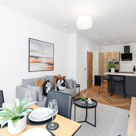 Stylish City-centre Two-bedroom アパート *