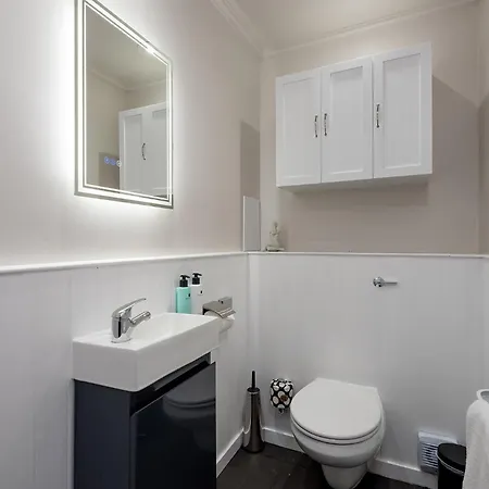 Appartement The Canter & Gallop At Hill Square *