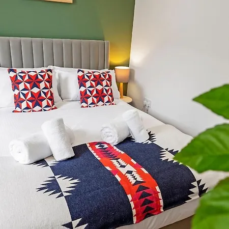 Stylish 2-bed 아파트 *