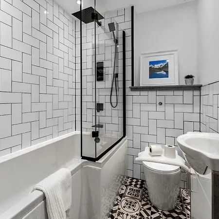 Stylish 2-bed