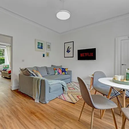 Stylish 2-bed 아파트